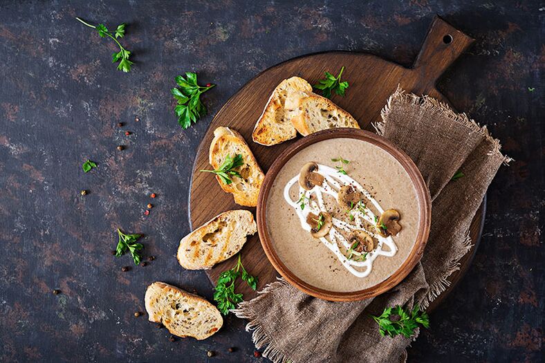 Mushroom puree soup - a fragrant dish for a healthy diet