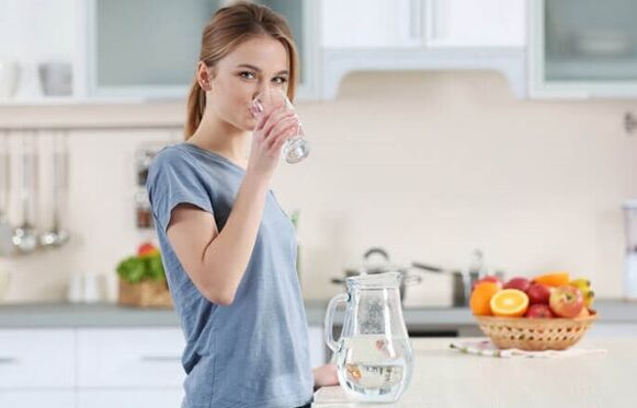 Drinking water before meals to lose weight on a lazy diet